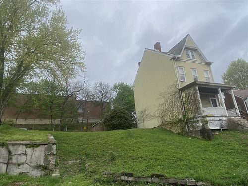 1534 Hubbard St, Brighton Heights, PA, 15212 | Card Image