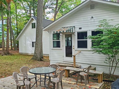 108 Warren Ave, East Tawas, MI, 48730-9755 | Card Image