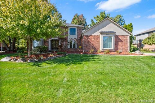 6387 Tanglewood Dr, Troy, MI, 48098-2254 | Card Image