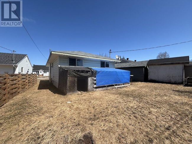 68 Neebig Ave, Home with 3 bedrooms, 2 bathrooms and null parking in Manitouwadge ON | Image 36