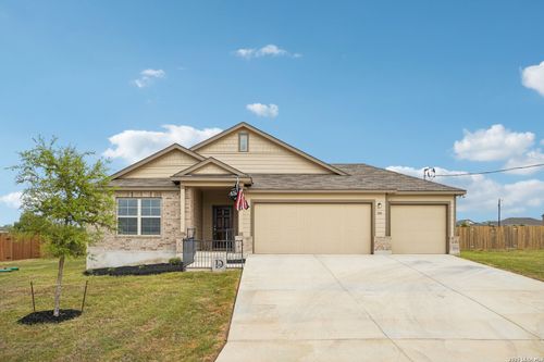 104 Pendleton Cv, Floresville, TX, 78114-0109 | Card Image