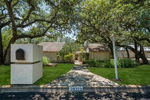 29323 No Le Hace Dr, Fair Oaks Ranch, TX, 78015-4512 | Card Image