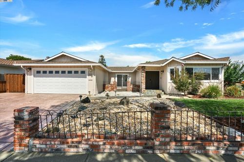 6009 Moores Ave, Newark, CA, 94560-4729 | Card Image