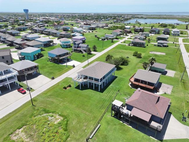 906 Westview, House other with 4 bedrooms, 3 bathrooms and 2 parking in Crystal Beach TX | Image 50