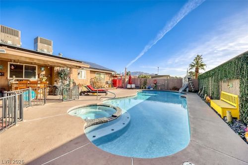 4591 E Philadelphia Ave, Las Vegas, NV, 89104-5643 | Card Image