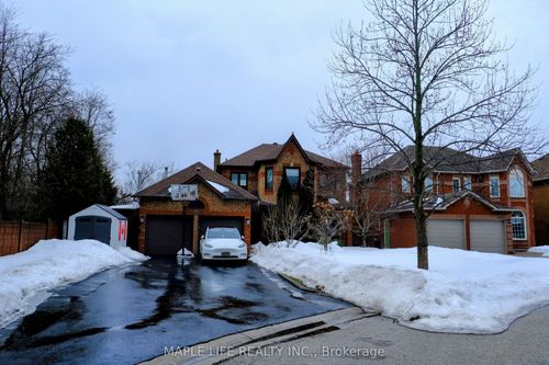 624 Amberwood Cres, Pickering, ON, L1V3T9 | Card Image