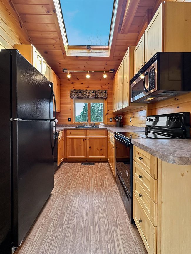 521 Beach Rd, House other with 2 bedrooms, 2 bathrooms and null parking in Pittsburg NH | Image 14