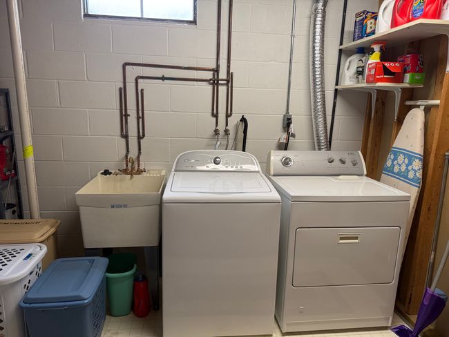 Laundry Room | Image 28
