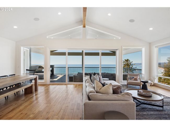 54150 S Beach Rd, House other with 6 bedrooms, 7 bathrooms and 2 parking in Neskowin OR | Image 12