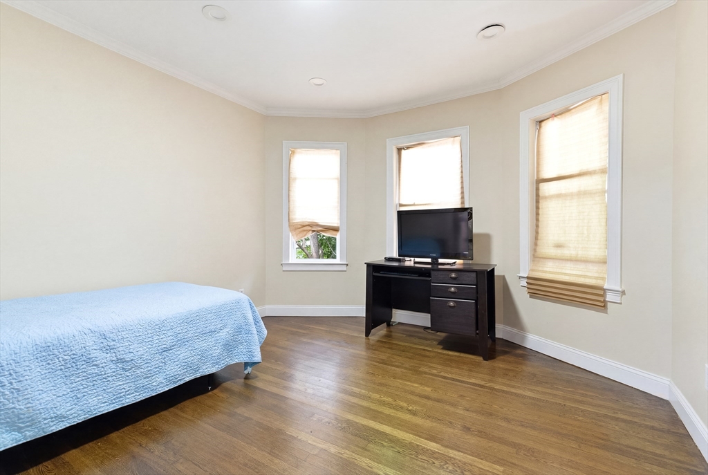 Residential Income in Boston 4