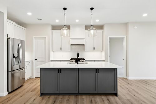 10969 37th St N, Lake Elmo, MN, 55042-5528 | Card Image