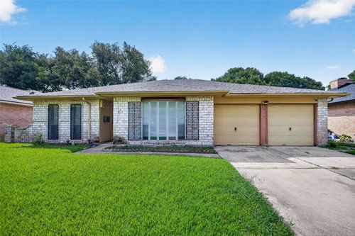 911 Buoy Rd, Houston, TX, 77062-5112 | Card Image