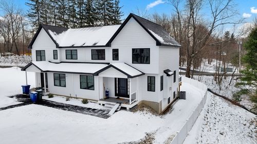 unit-4-711 Massachusetts Ave, Lunenburg, MA, 01462-1360 | Card Image