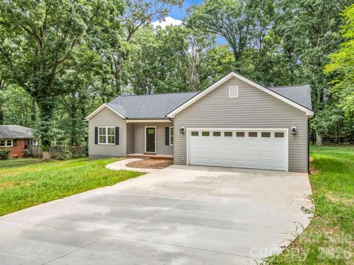 190 Forest Hill Dr, Forest City, NC, 28043-2512 | Card Image