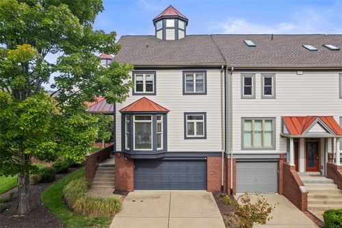 7 Waterside Pl, Pittsburgh, PA, 15222-4707 | Card Image