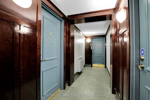 1c-268 1st Ave, Ottawa, ON, K1S2G8 | Card Image