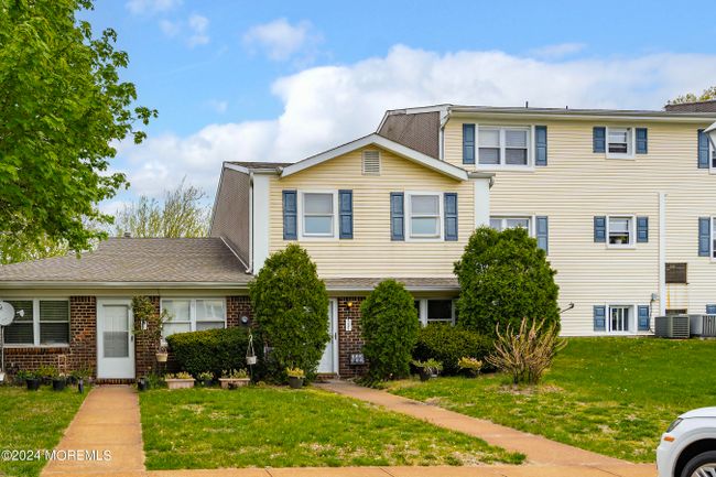 327 Sawmill Road, Condo with 3 bedrooms, 1 bathrooms and 1 parking in Brick NJ | Image 1