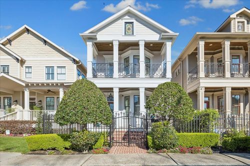 1534 Nicholson St, Houston, TX, 77008-4136 | Card Image