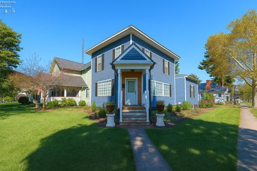 402 W Pearl St, Willard, OH, 44890-1217 | Card Image