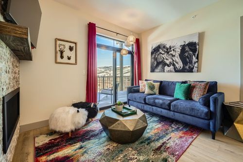 306w-75 W 4th St, SILVERTHORNE, CO, 80498 | Card Image