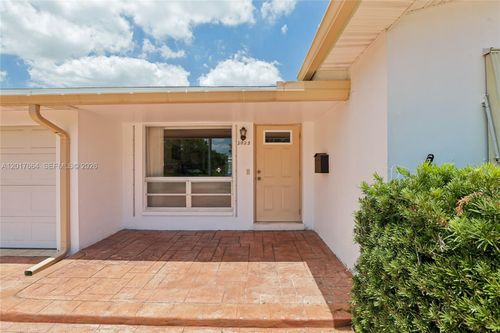 3925 Washington St, Hollywood, FL, 33021-7348 | Card Image