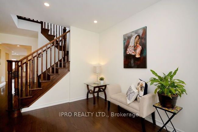 867 Fowles Crt, House attached with 4 bedrooms, 3 bathrooms and 2 parking in Milton ON | Image 7