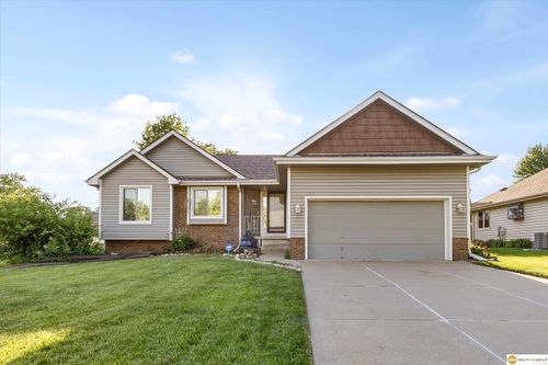 400 Fleetwood Dr, Papillion, NE, 68133-2338 | Card Image