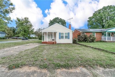 146 Pear Avenue, House other with 3 bedrooms, 2 bathrooms and null parking in Hampton VA | Image 2