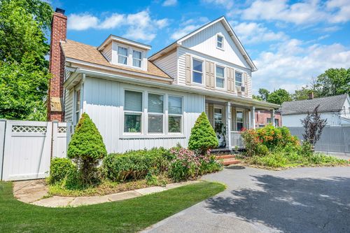 67 Hiddink St, Sayville, NY, 11782-2729 | Card Image