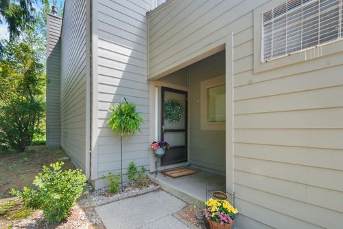 744 Peninsula Ct, Ann Arbor, MI, 48105-2508 | Card Image