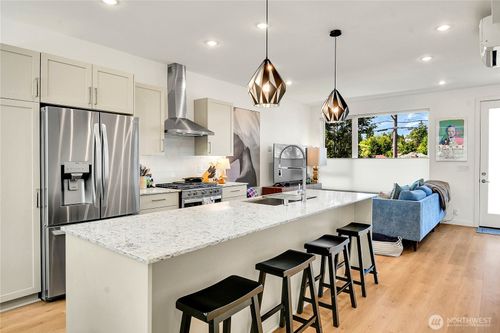 3815 S Cloverdale St, Seattle, WA, 98118-5134 | Card Image