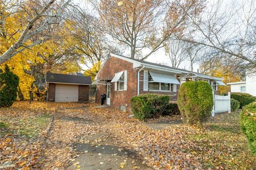 1074 N Main St, Akron, OH, 44310-1454 | Card Image