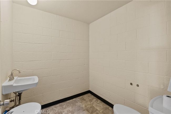 Unit A | Image 5