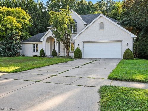 815 Saint Annes Dr, Holland, OH, 43528-8477 | Card Image