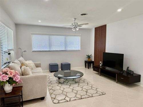 23 Ne 19th Ave, Pompano Beach, FL, 33060-6797 | Card Image