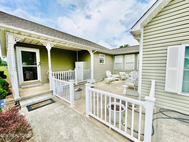 813 Clear Creek Pkwy, House other with 4 bedrooms, 3 bathrooms and null parking in Clarkrange TN | Image 17