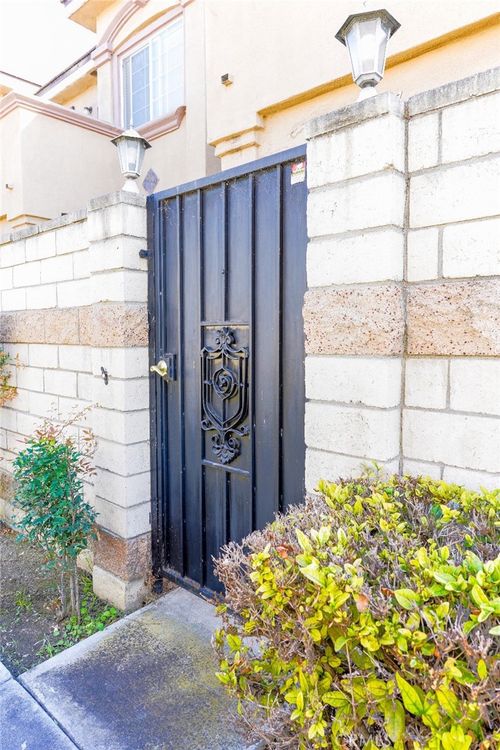 5867 Western Ave, Buena Park, CA, 90621-1991 | Card Image