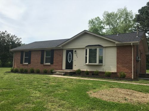 808 Bedford Dr, Clarksville, TN, 37042-3763 | Card Image
