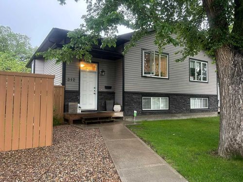 312 4 Avenue Nw, Medicine Hat, AB, T1A1Z1 | Card Image