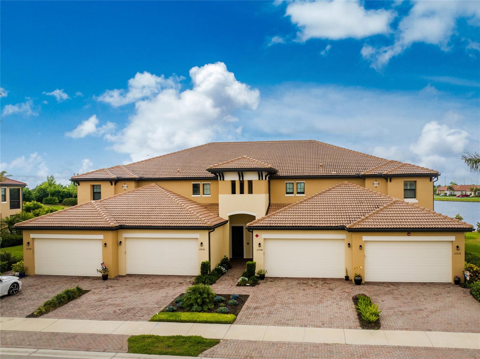Awabuki Dr, Venice, FL 34293