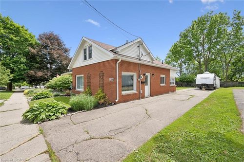250 St George St E, Fergus, ON, N1M1K4 | Card Image