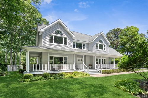 11 Stuart Ct, Hampton Bays, NY, 11946-1993 | Card Image