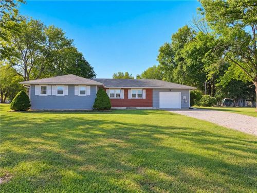 10 Nw County Road Oo, Warrensburg, MO, 64093-7423 | Card Image