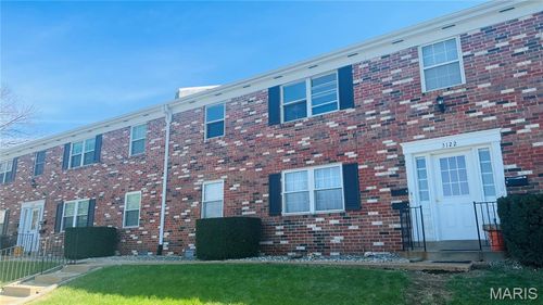 a-3122 Carnaby Ln, Bridgeton, MO, 63044-3185 | Card Image
