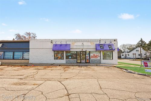 1524 10th St, Port Huron, MI, 48060-5815 | Card Image