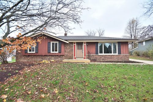 655 E Mackinac Ave, Oak Creek, WI, 53154-2136 | Card Image
