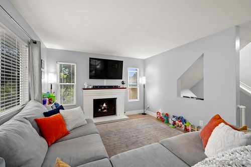 c-8040 Sevan Ct, San Diego, CA, 92123 | Card Image