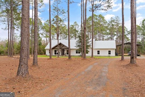 643 Post Rd, Hortense, GA, 31543-8112 | Card Image