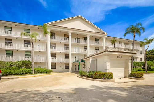 302-3526 Whitehall Drive, West Palm Beach, FL, 33401 | Card Image