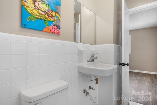 1230 2 Nd St Se, House other with 3 bedrooms, 2 bathrooms and null parking in Hickory NC | Image 41